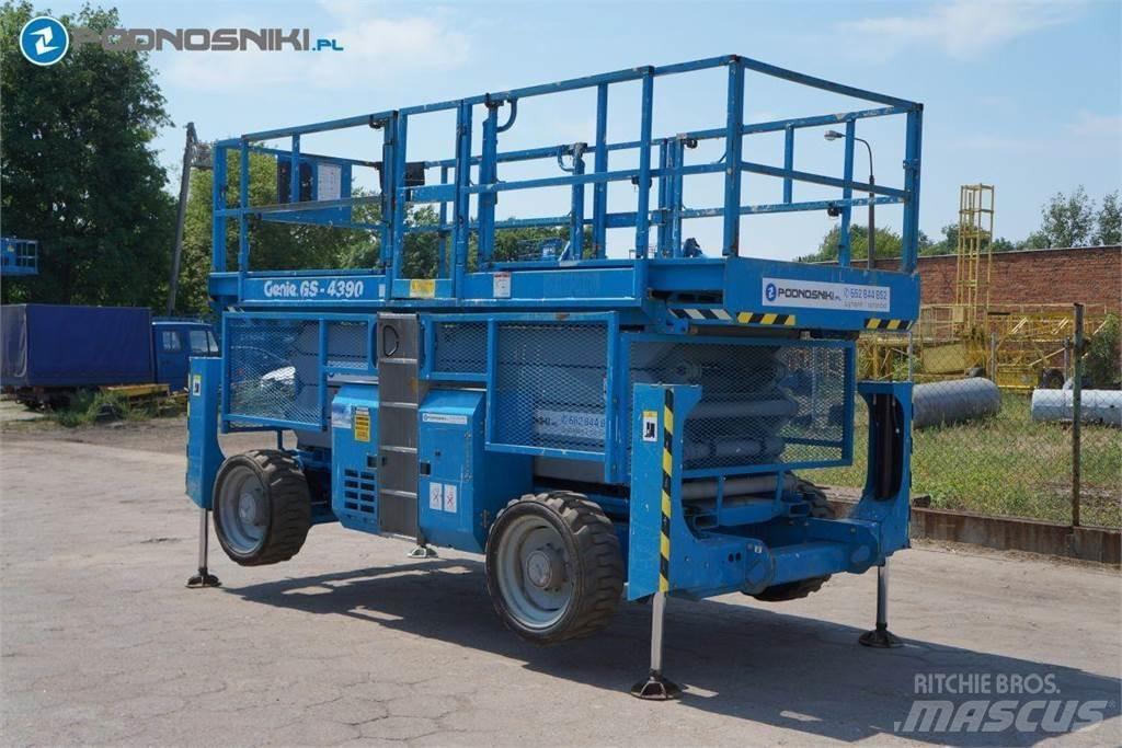 Genie 4390 RT Nůžková zvedací plošina