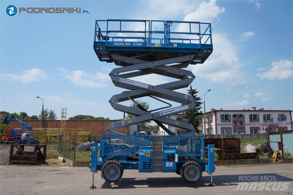 Genie 4390 RT Nůžková zvedací plošina