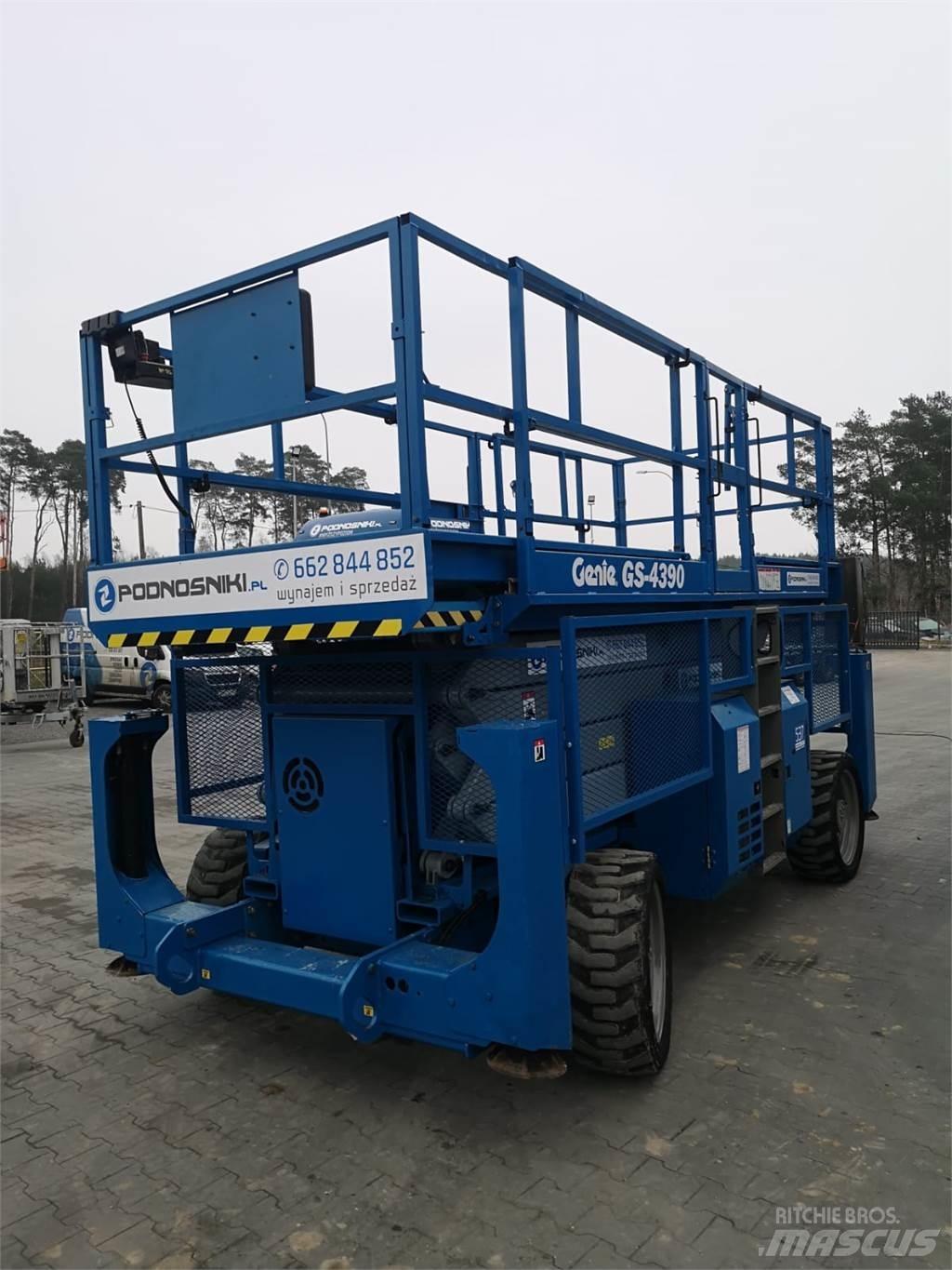 Genie GS-4390 Nůžková zvedací plošina
