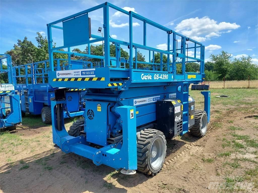 Genie GS-4390 RT Nůžková zvedací plošina