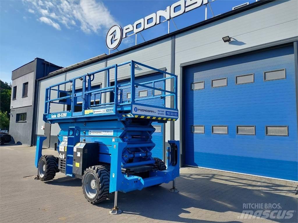 Genie GS-5390 RT Nůžková zvedací plošina
