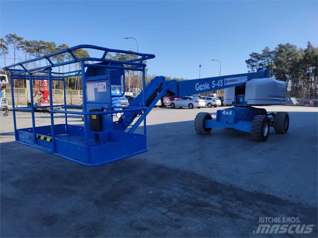 Genie S-45 Teleskopické plošiny
