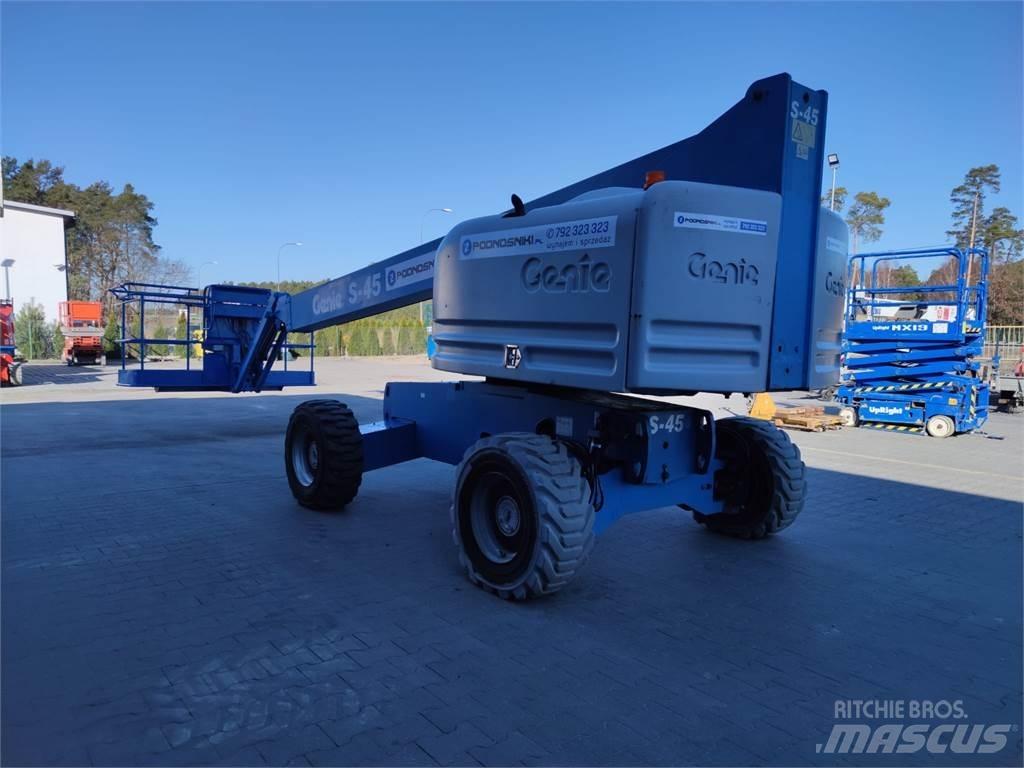 Genie S-45 Teleskopické plošiny