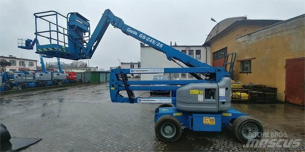 Genie Z45/25J Kloubové plošiny
