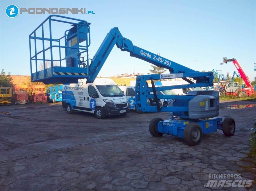 Genie Z45/25J DC Kloubové plošiny