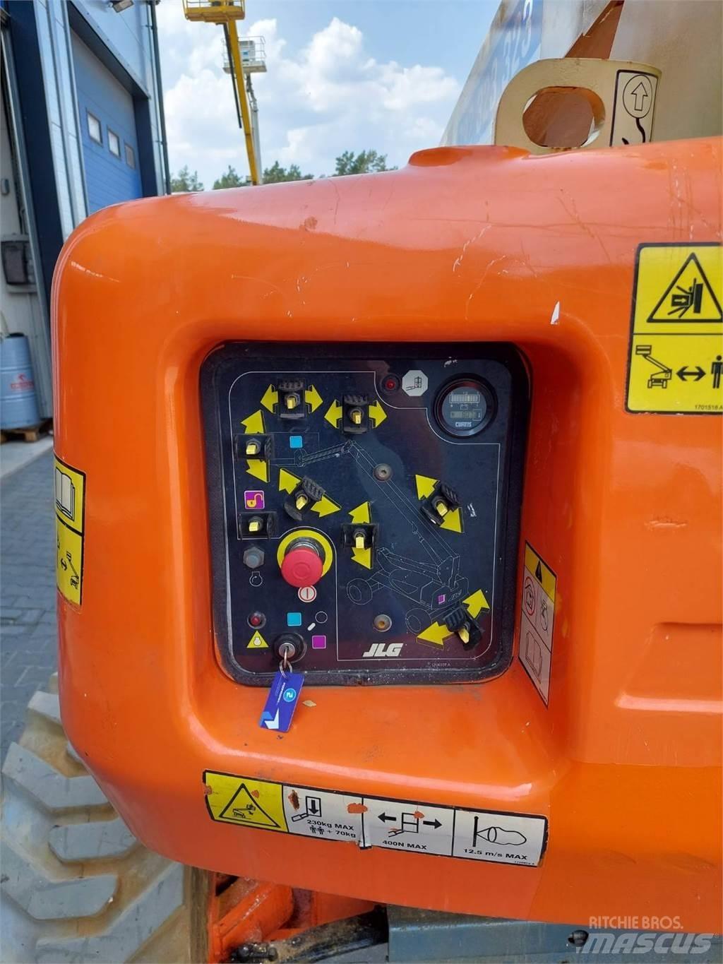JLG M600JP Kloubové plošiny