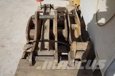CAT 320C/DL Thumb Ostatní komponenty
