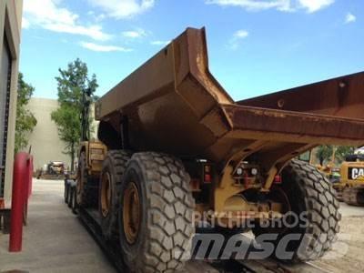 CAT 725 Kloubové dempry