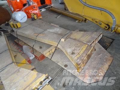 CAT 740 Tailgate Ostatní komponenty