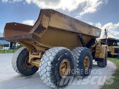 CAT 740B Kloubové dempry