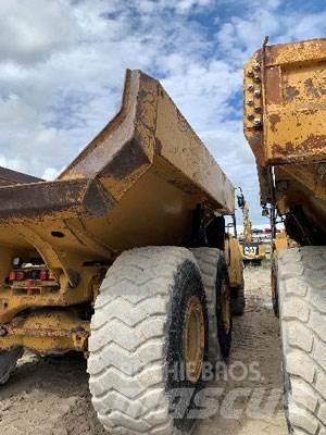 CAT 740B Kloubové dempry
