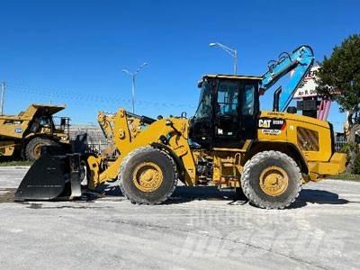 CAT 938M Kolové nakladače