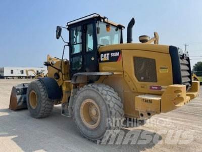 CAT 938M Kolové nakladače
