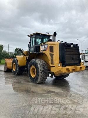 CAT 966M Kolové nakladače