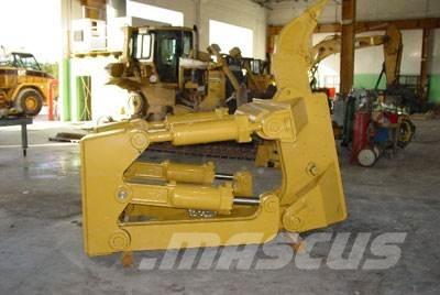 CAT D8T /D8R Ripper, S/S Ostatní komponenty