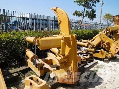 CAT D8T Ripper, S/S Ostatní komponenty