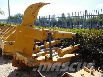 CAT D8T Ripper, S/S Ostatní komponenty