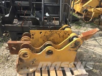 CAT D8T Ripper, S/S Ostatní komponenty
