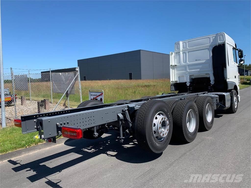 DAF XF 430 8x4*4 Nákladní vozidlo bez nástavby