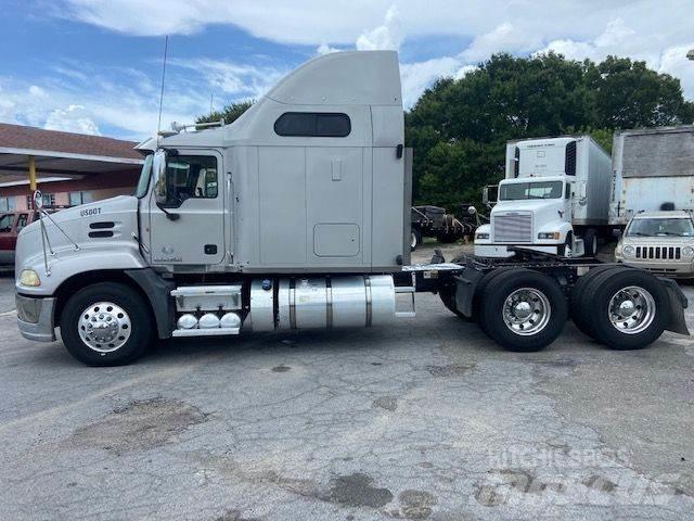 Mack CXU613 Tahače