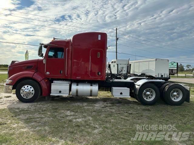 Peterbilt 384 Tahače