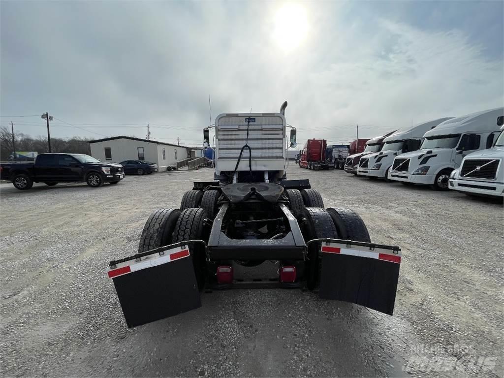Mack CXU613 Tahače