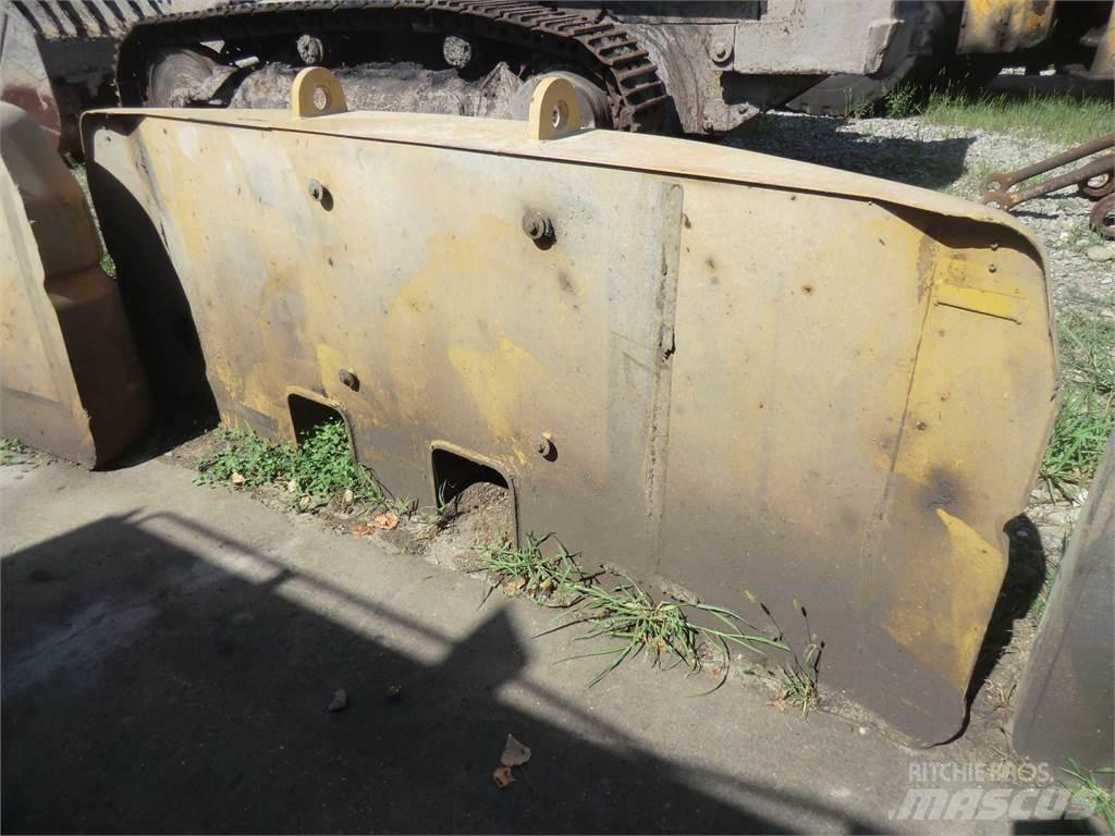 CAT 317B Podvozky a zavěšení kol