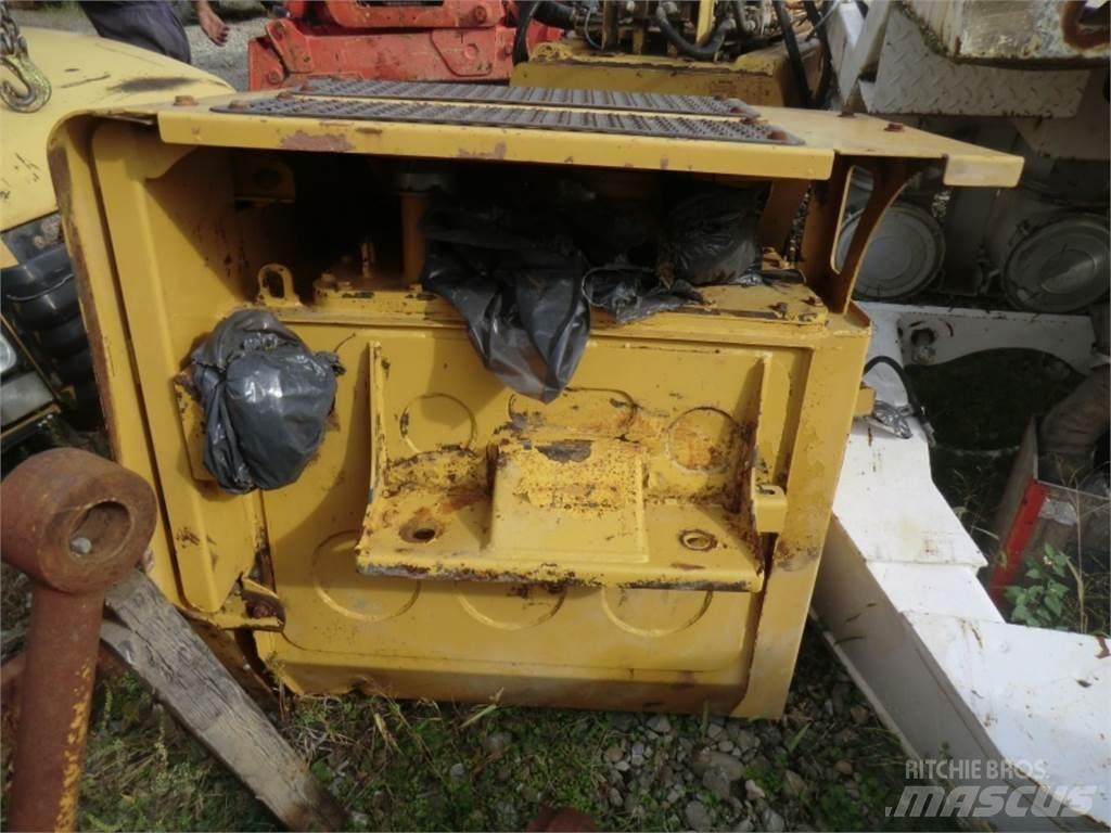 CAT 323D Stavebnictví - ostatní
