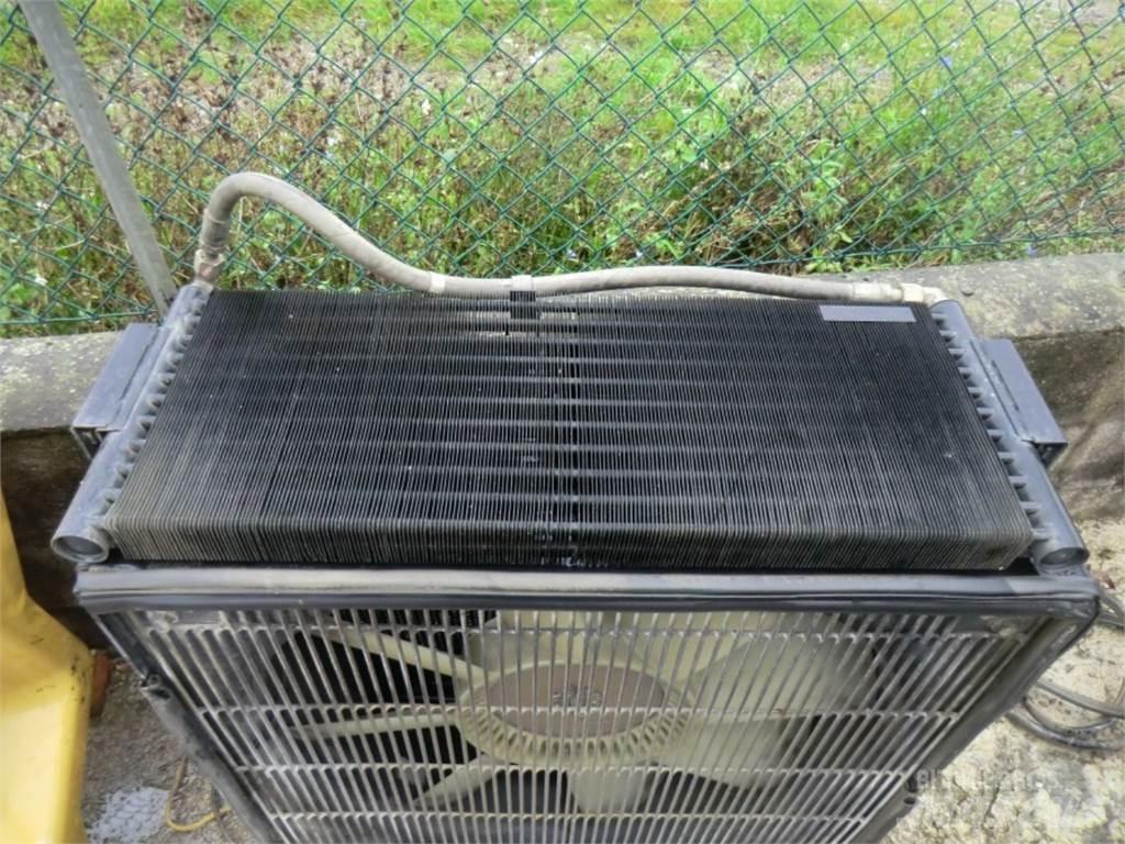 CAT 330D Podvozky a zavěšení kol