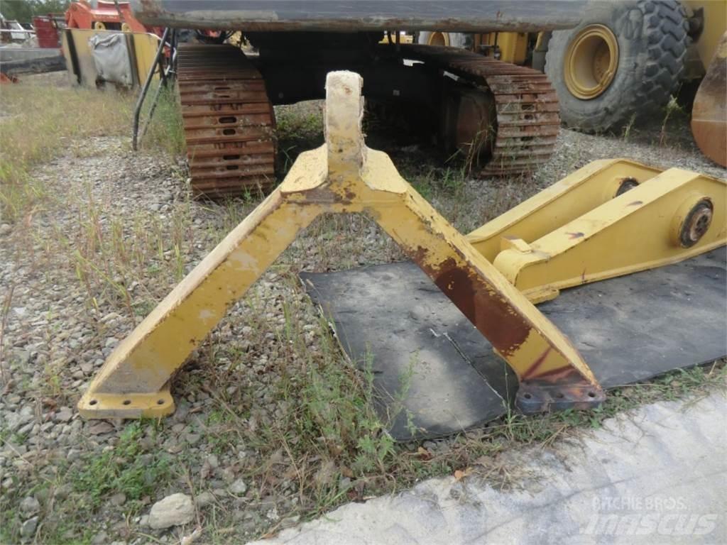 CAT 735 Podvozky a zavěšení kol