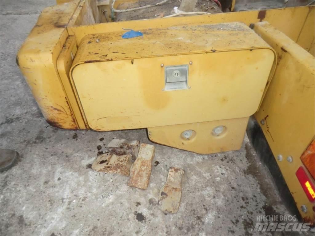 CAT 928G Podvozky a zavěšení kol