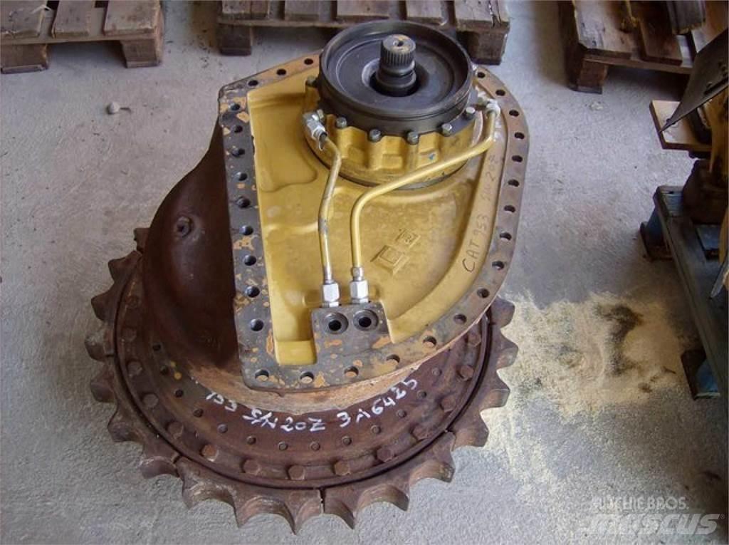 CAT 953 Pásy, řetězy a podvozek