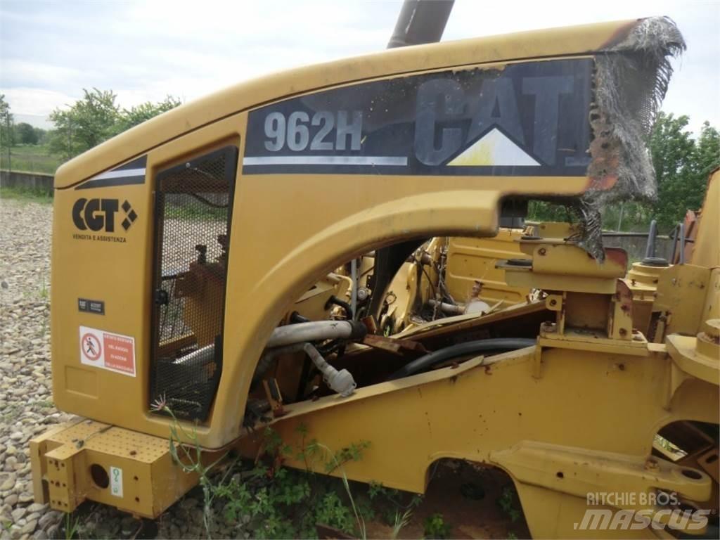 CAT 962H Podvozky a zavěšení kol