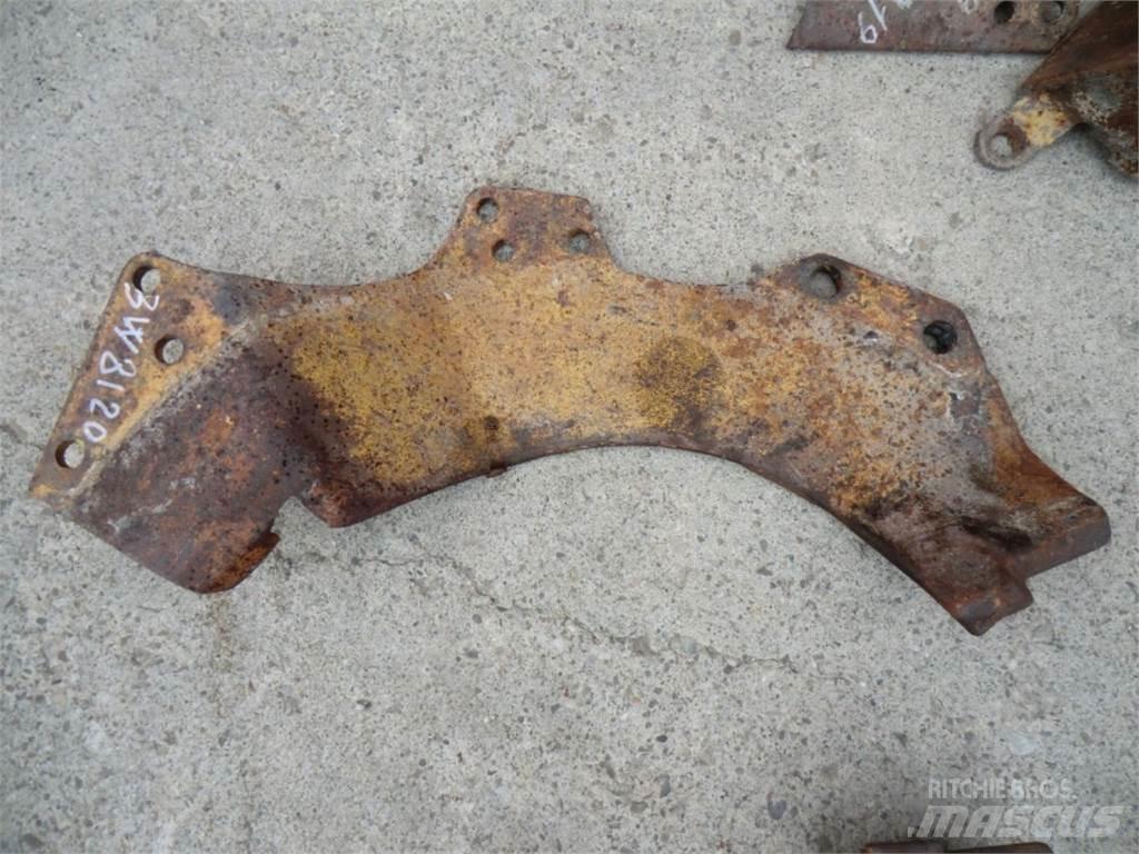 CAT 963C Pásy, řetězy a podvozek