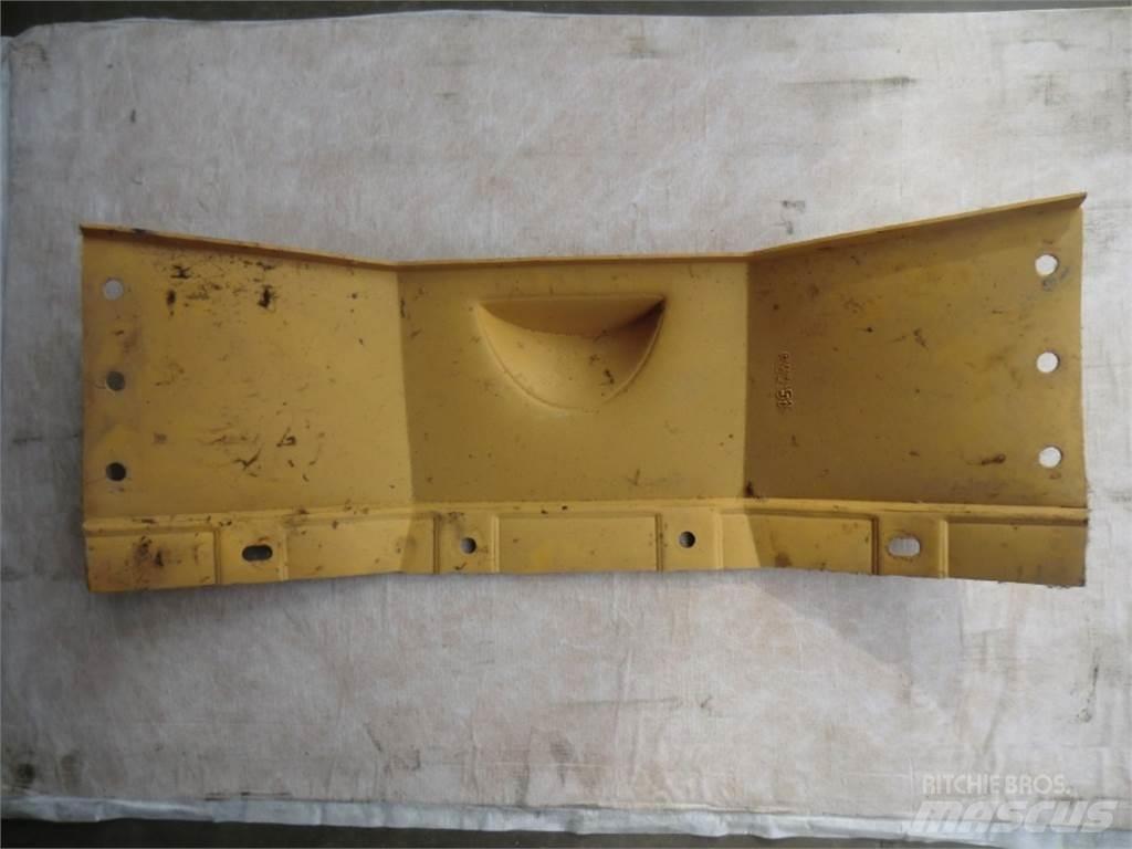 CAT 973 Pásy, řetězy a podvozek