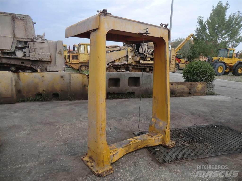 CAT 988B Podvozky a zavěšení kol