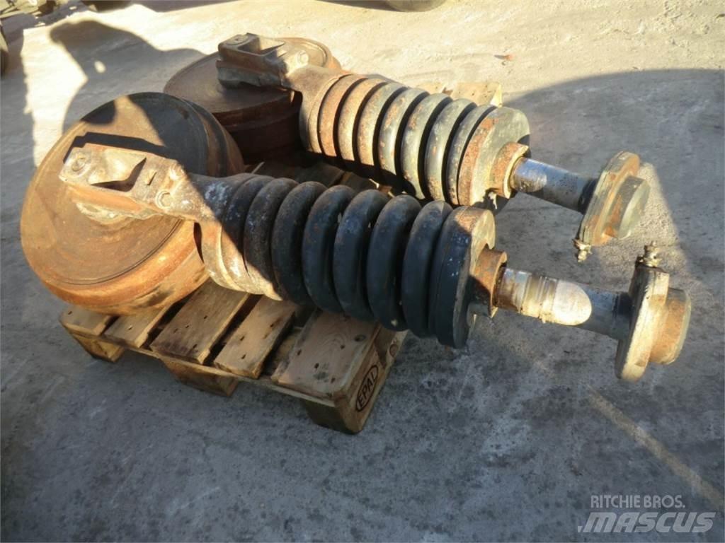 CAT 988F Podvozky a zavěšení kol