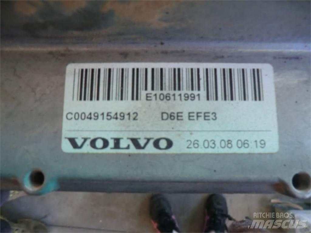 CAT 988H Podvozky a zavěšení kol