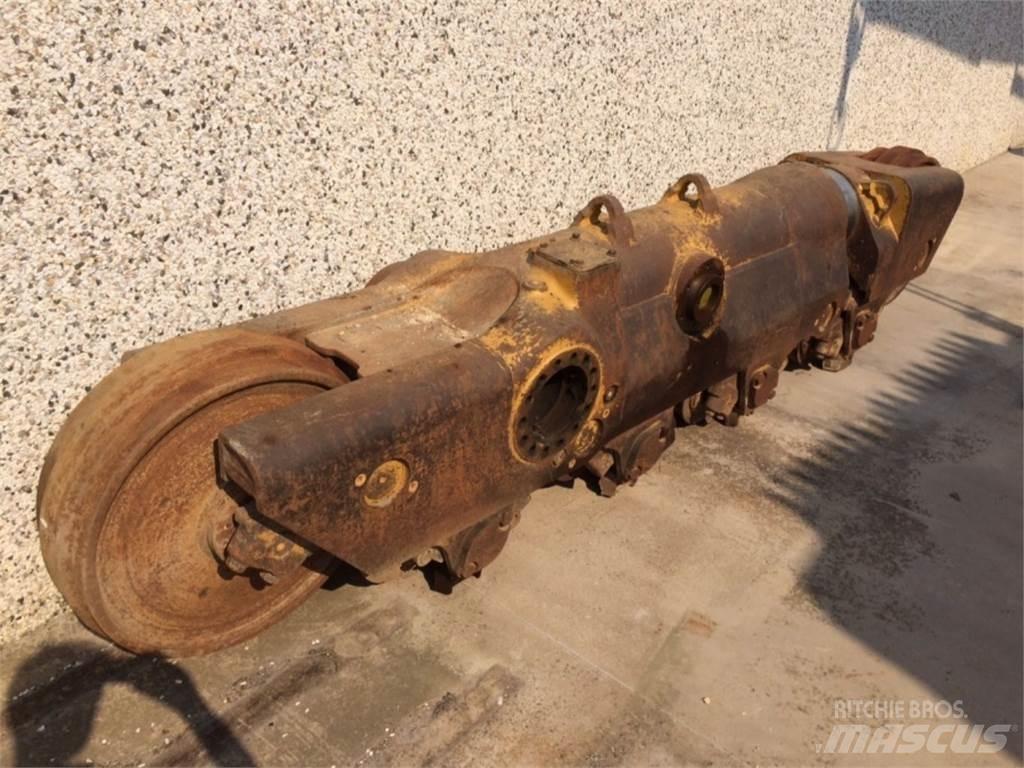 CAT  D8L Pásy, řetězy a podvozek