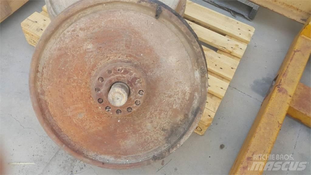 CAT  D8L Pásy, řetězy a podvozek