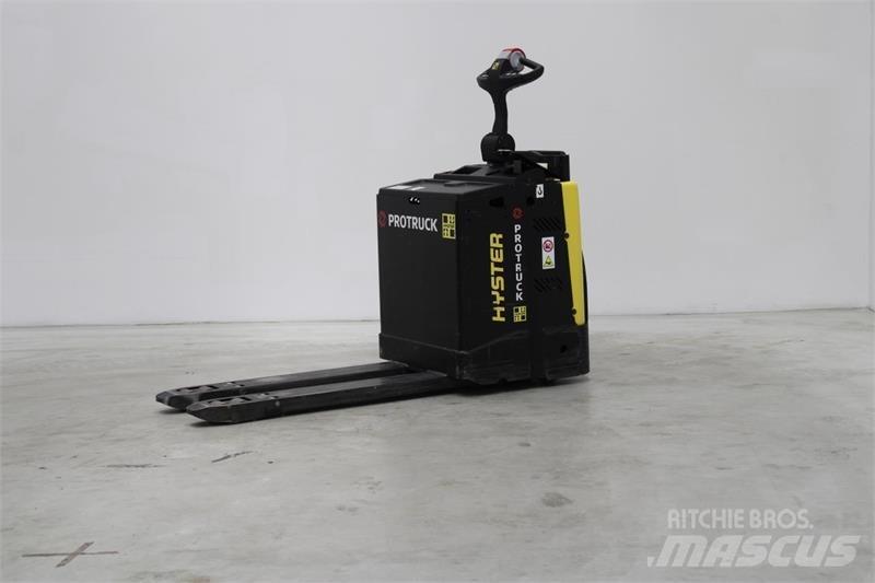 Hyster P2.0S Nízkozdvižný vozík s plošinou