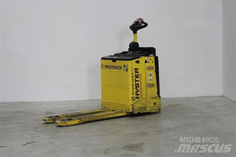Hyster P2.0S Nízkozdvižný vozík s plošinou