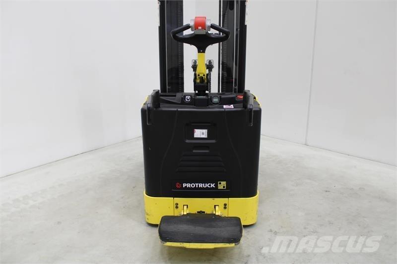 Hyster P2.0S Nízkozdvižný vozík s plošinou