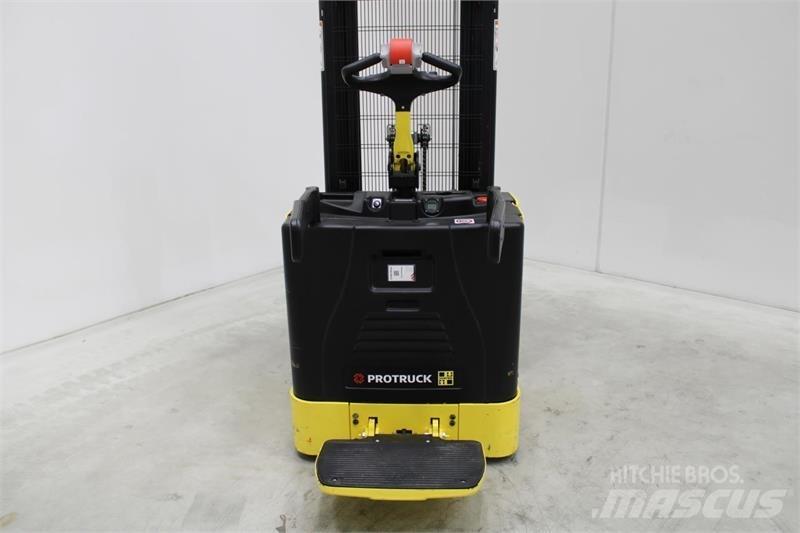 Hyster S1.5S Samohybné vozíky