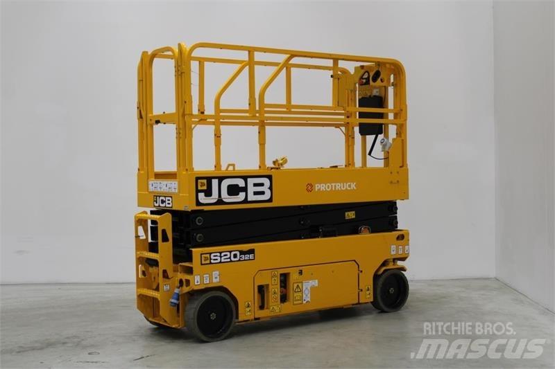 JCB S2032E Nůžková zvedací plošina