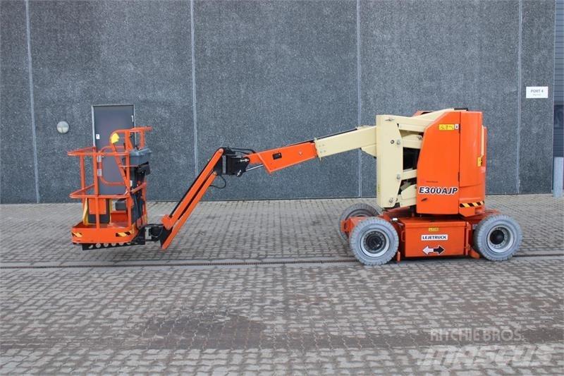 JLG E300AJP Kloubové plošiny