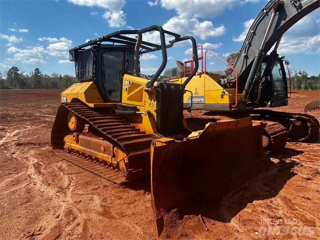 CAT D5 Pásové dozery