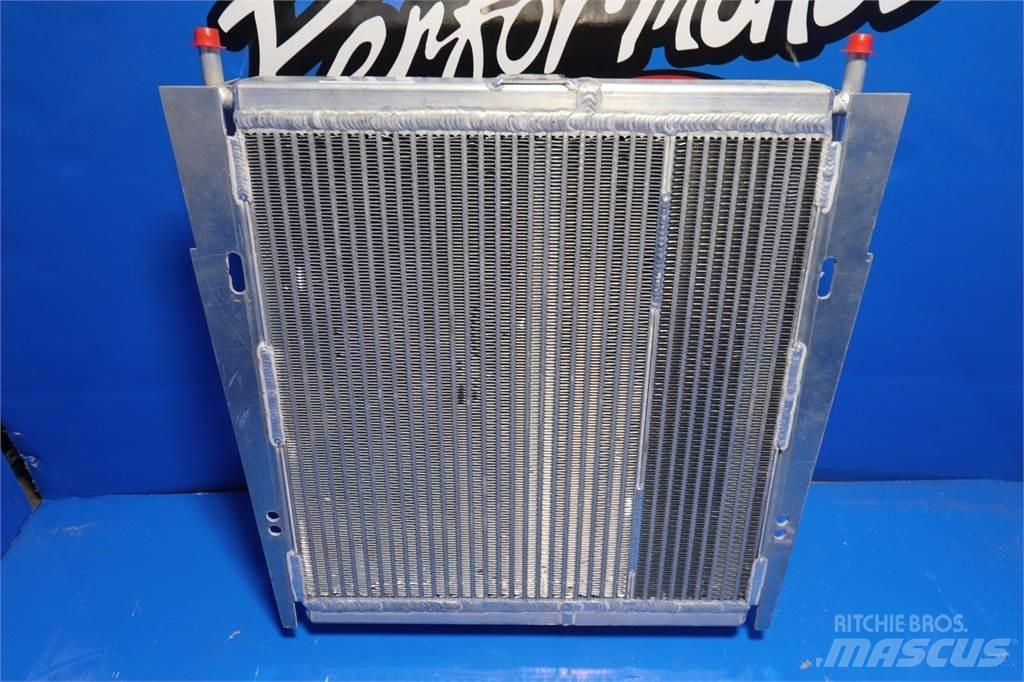 CASE 580L Radiátory