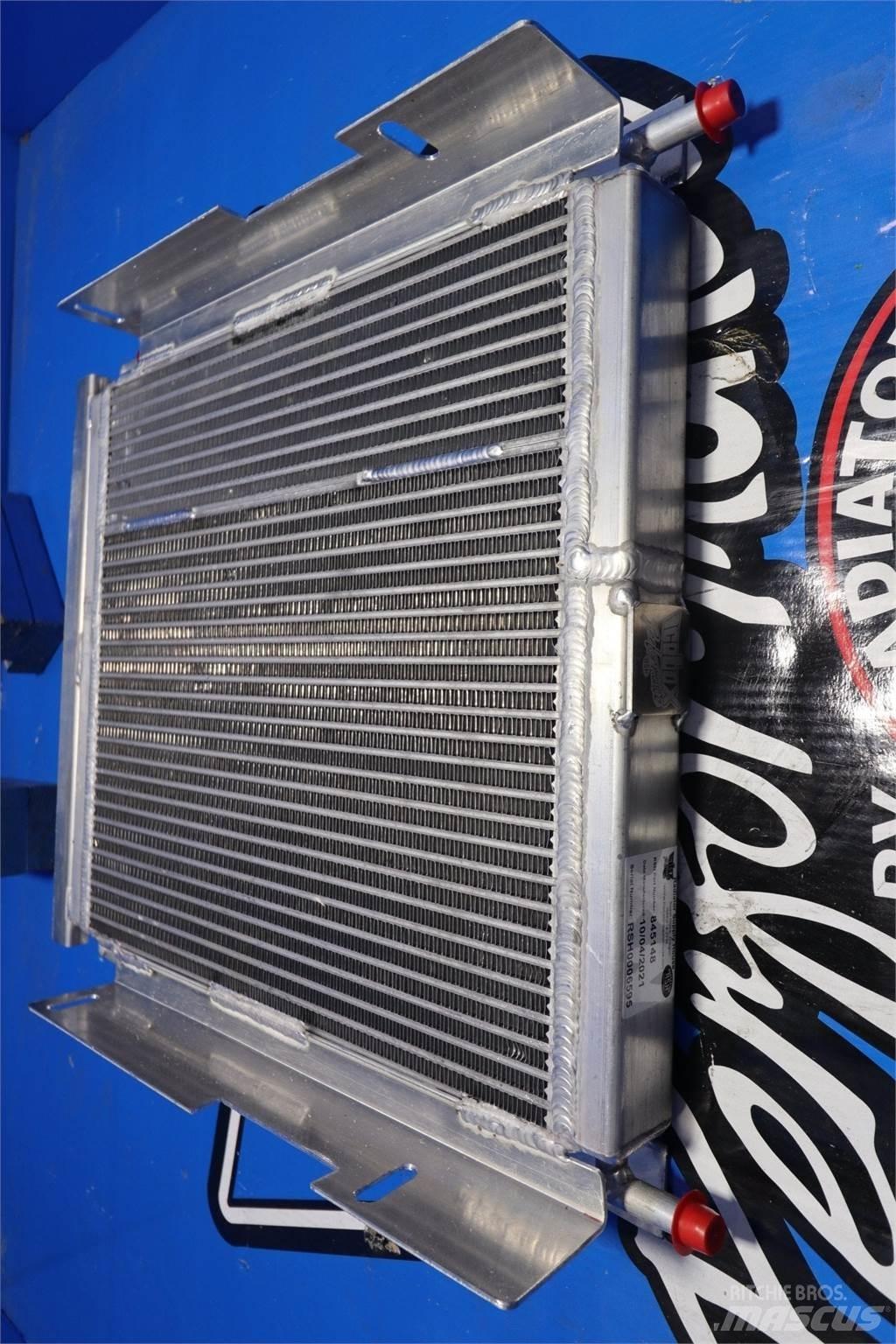 CASE 580L Radiátory