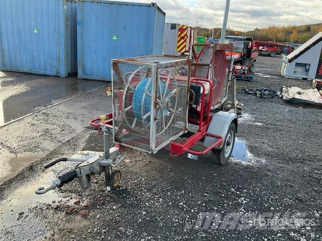  Winch Navijáky, kladkostroje a stavební výtahy